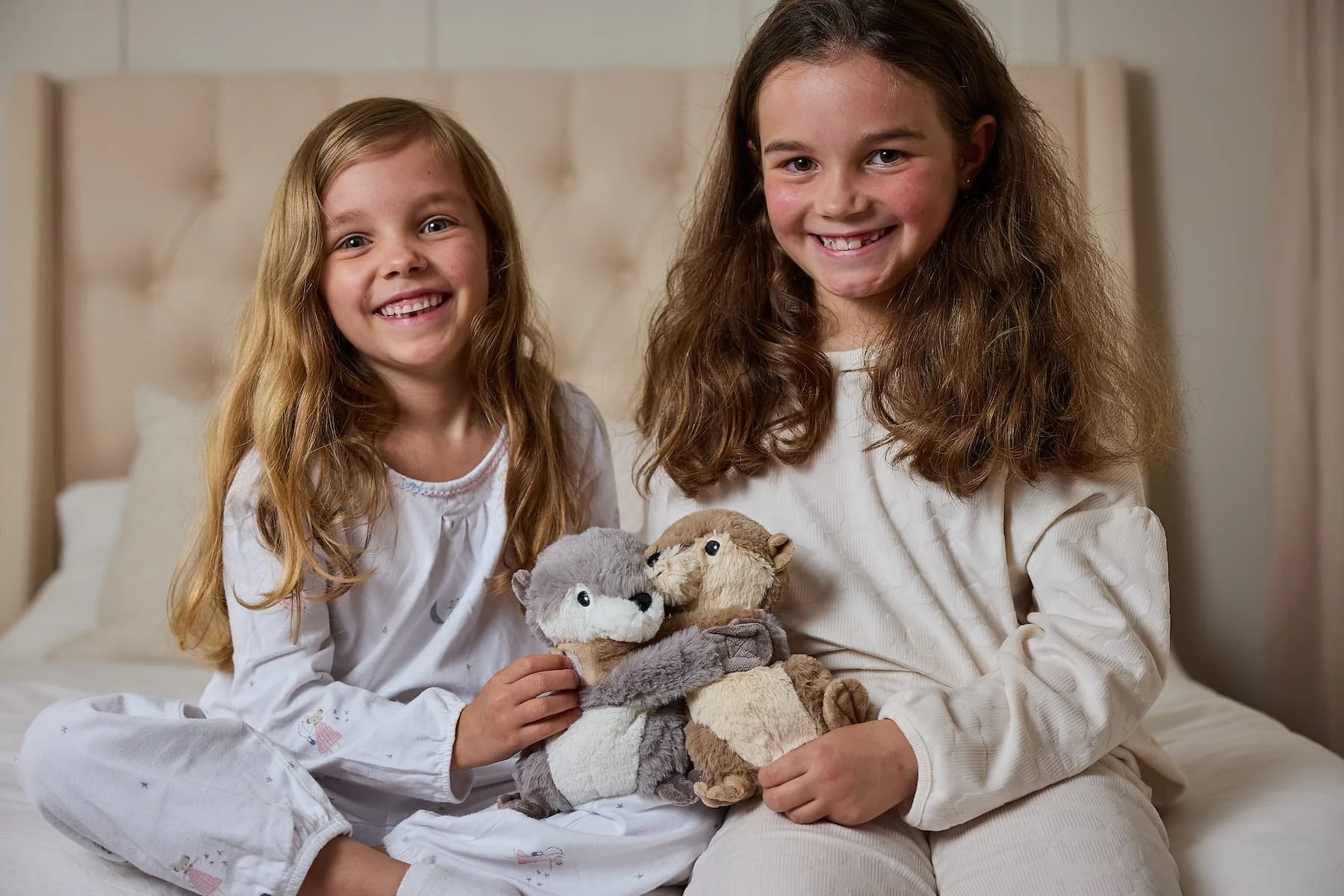 Warmies® Warm Hugs Otters - Image 8